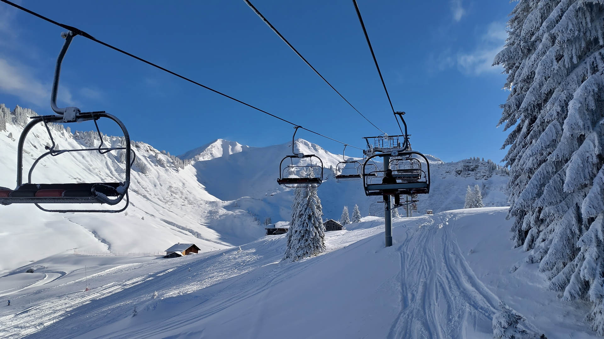 Ski sur le domaine skiable des Portes du Soleil